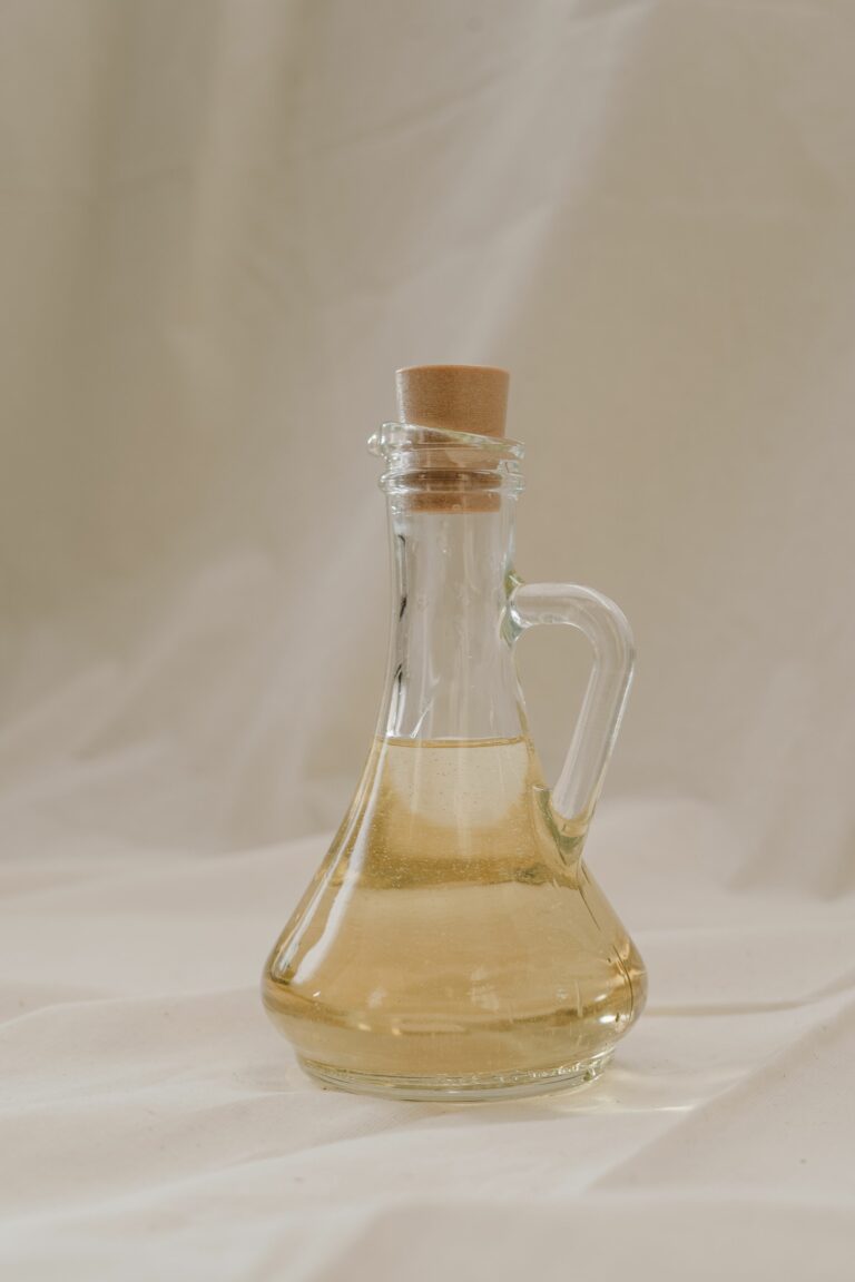 AOVE en botella, lata o garrafa: qué envase conviene según el uso