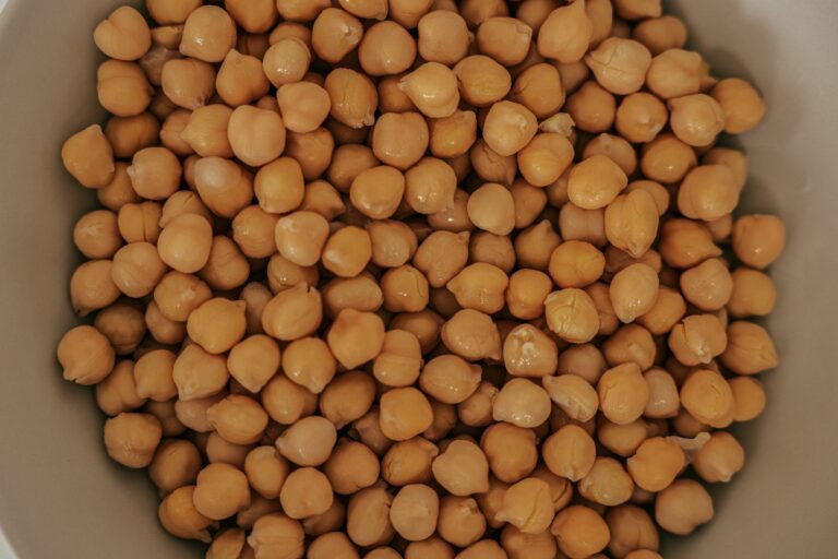 ¿Hay que tirar el agua de remojo de las legumbres o se puede aprovechar?