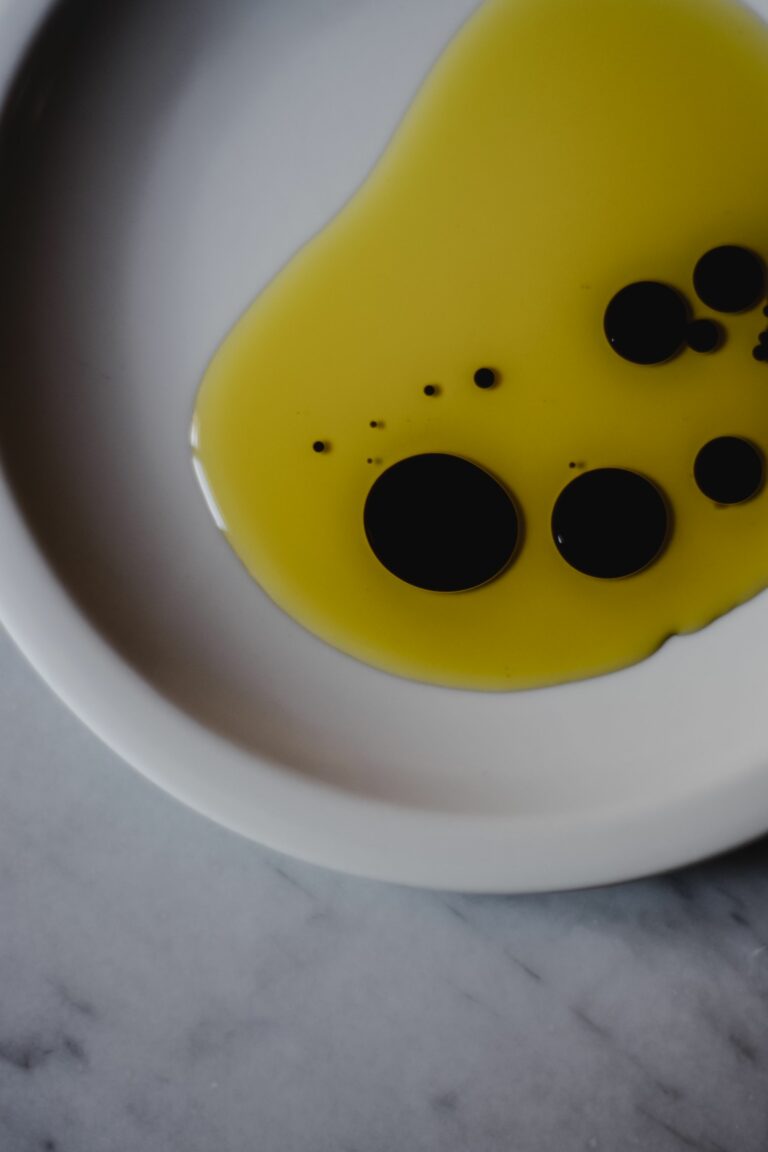 Acidez del aceite de oliva: qué significa realmente y por qué no es un sabor ácido