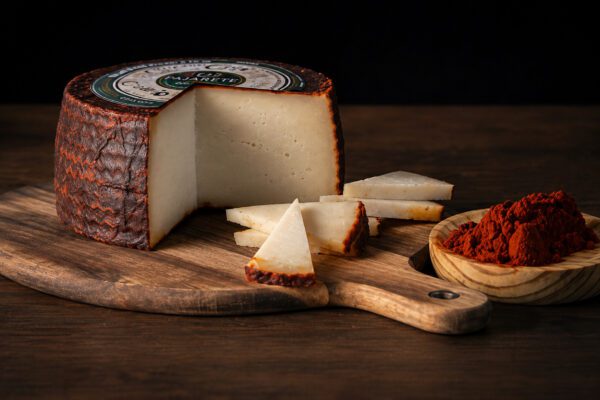 Curado de cabra con pimentón ahumado de la vera – VERA TABLA BIEN