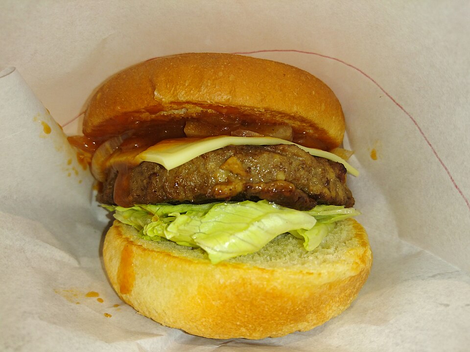 Hamburguesa identificada como Wagyu por el autor de la fotografía