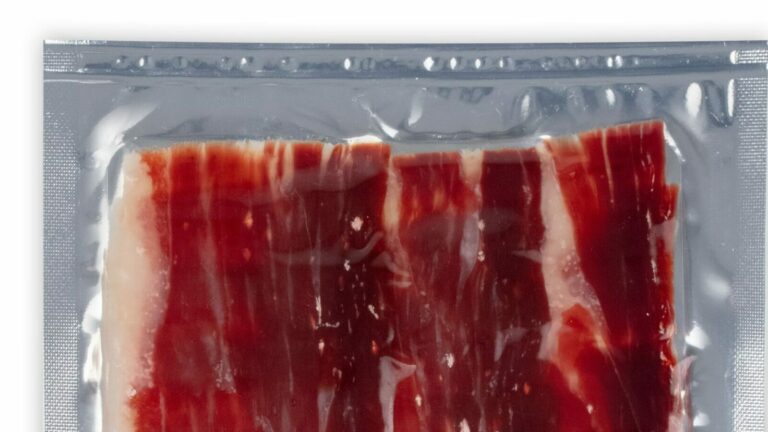 Cómo servir jamón ibérico: temperatura, grosor de la loncha, emplatado y tiempo de espera